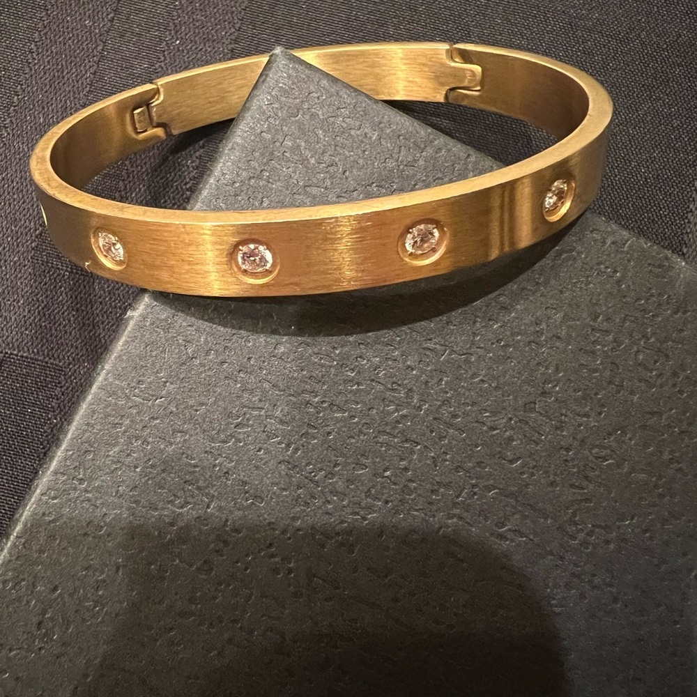 Designer B. Tiff Gold plated 8 stone Matt Bracelet. Looks like a Cartier.